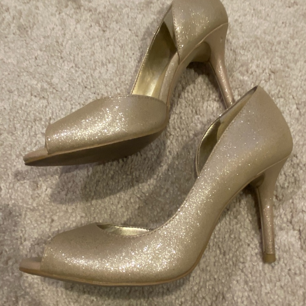 Ann Taylor gold pumps